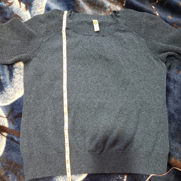 Lole Sweater - Picture 4 of 7